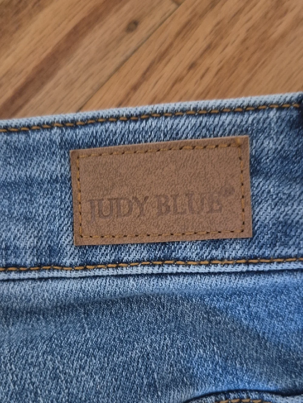 Judy Blue Jeans Womens Stretch Relaxed Fit Mid Rise Light Wash Fade Sz 22W
